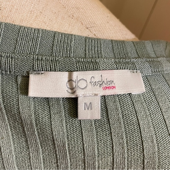 Francesca’s ribbed button top - Picture 3 of 6